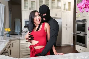 Cô gái nhỏ quyến rũ, phong cảnh mùa xuân trong tiệm mát-xa vô tận, cô em gái dễ thương 23 tuổi, làn da như kem, thân hình ngọc bích nằm, ai có thể cưỡng lại được không muốn có một