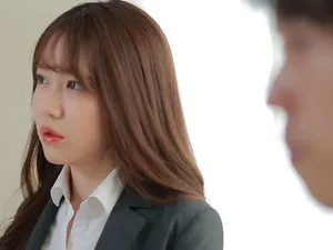 Con đĩ lụa đen tuyệt vời nhất bị địt một cách điên cuồng và lên đỉnh và nói hãy nhẹ nhàng địt tôi