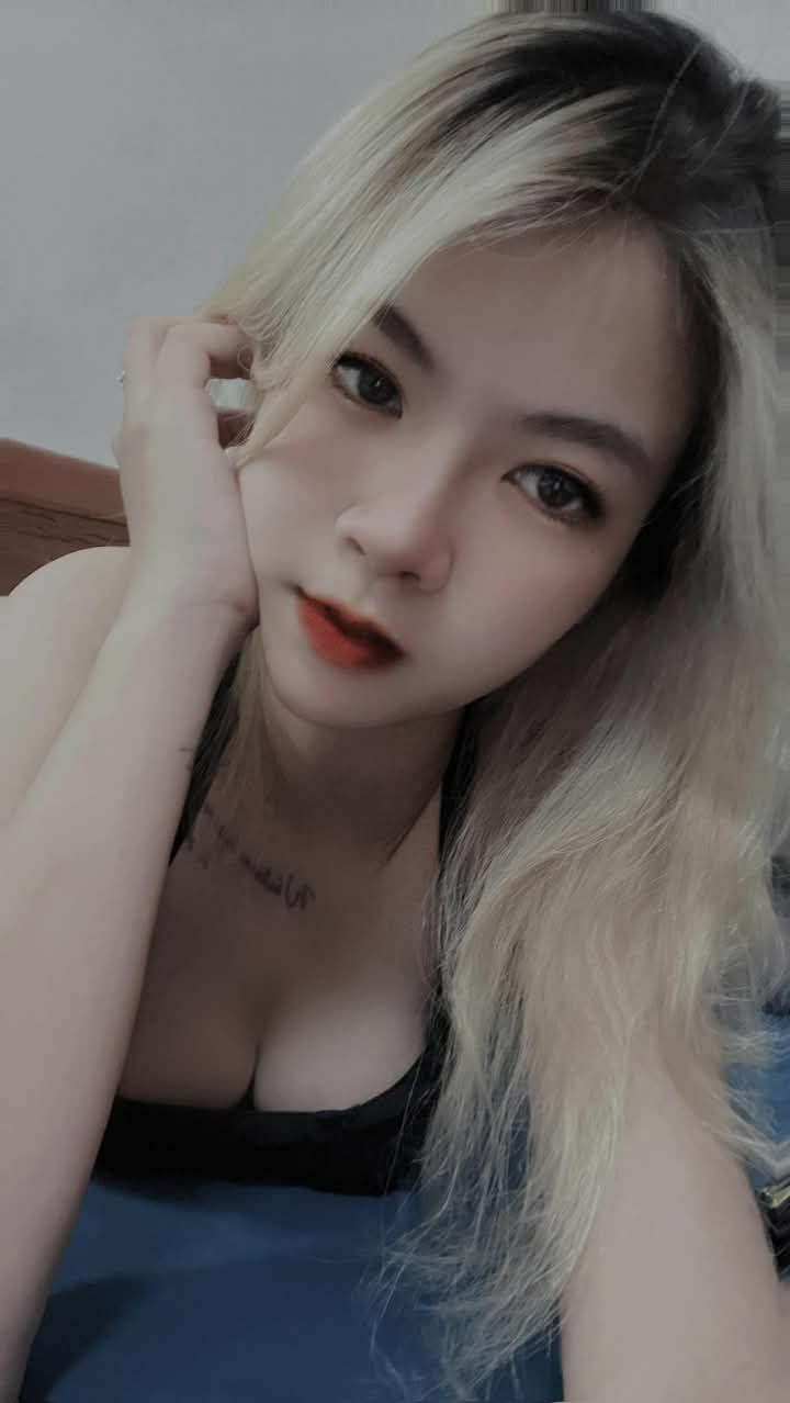 Con gái cho bố dượng phang vì không muốn bố rời xa 2 má con cô